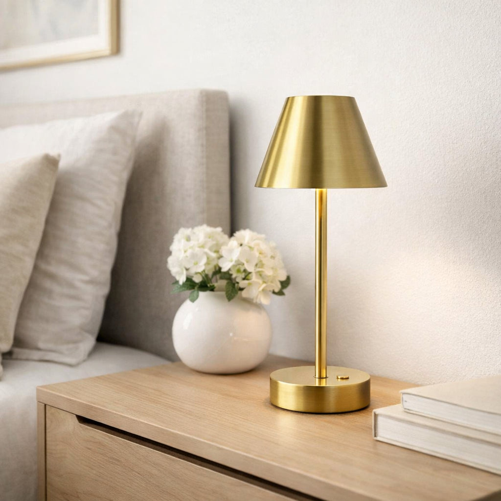 Brass-plated cordless rechargeable table lamp, image 3 of 5